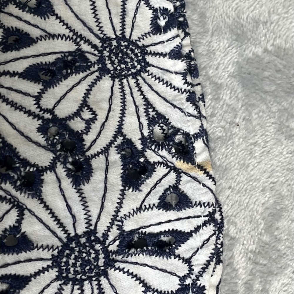Michael Kors Womens Sz 8 Navy and White Midi Embroidered Floral Zip Up Dress. - Picture 12 of 14